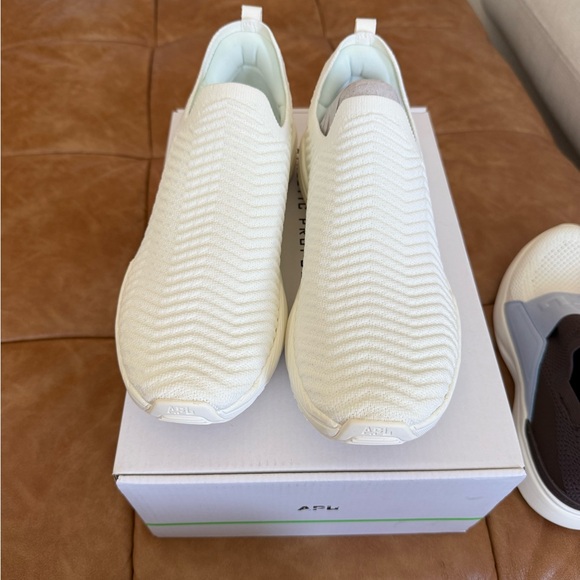 APL Women's Techloom Traveler - Picture 2 of 7